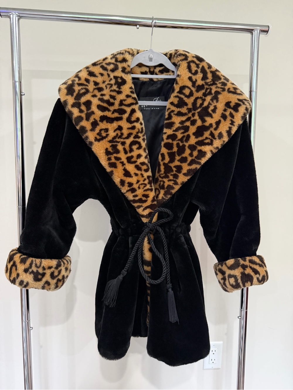 Women's Vintage 80s/90s Ultra fur Black Faux Fur Coat with Leopard Trim Size M